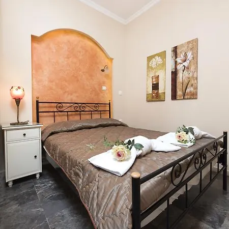 Mouse Island Aparthotel 3*
