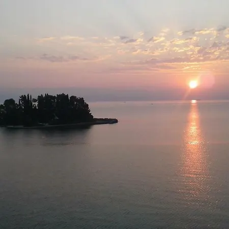 Apartahotel Mouse Island 3*
